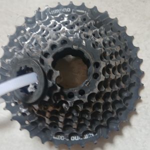 Cassete Shimano 9v 11-36 usado padro HG — foto 1